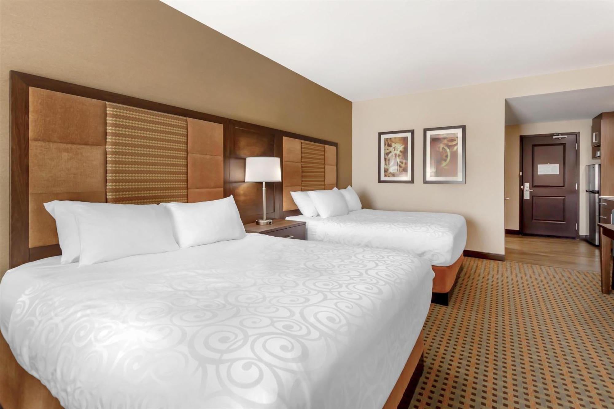 Best Western Plus Hinton Inn & Suites Ngoại thất bức ảnh