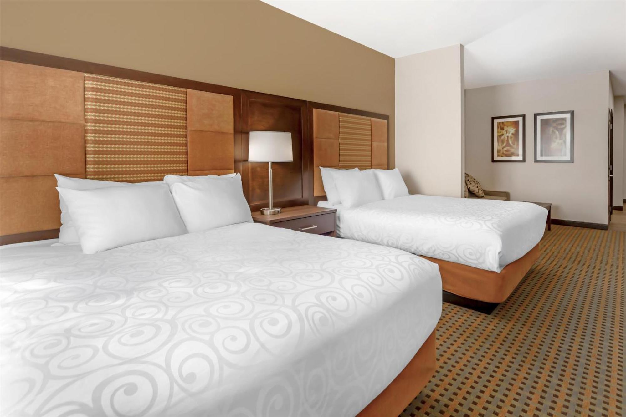 Best Western Plus Hinton Inn & Suites Ngoại thất bức ảnh